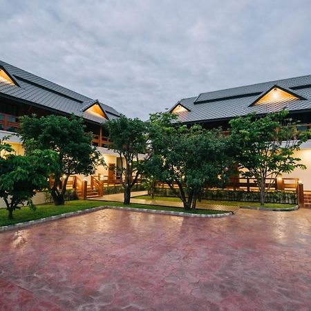 Huen Him Kong Hotel Phrae Zewnętrze zdjęcie