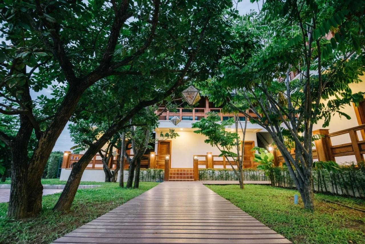 Huen Him Kong Hotel Phrae Zewnętrze zdjęcie