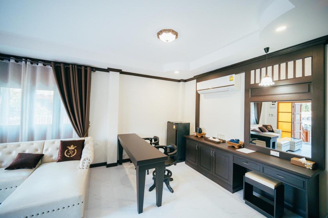 Huen Him Kong Hotel Phrae Zewnętrze zdjęcie
