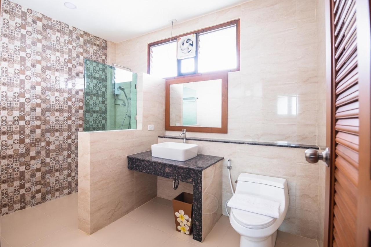 Huen Him Kong Hotel Phrae Zewnętrze zdjęcie